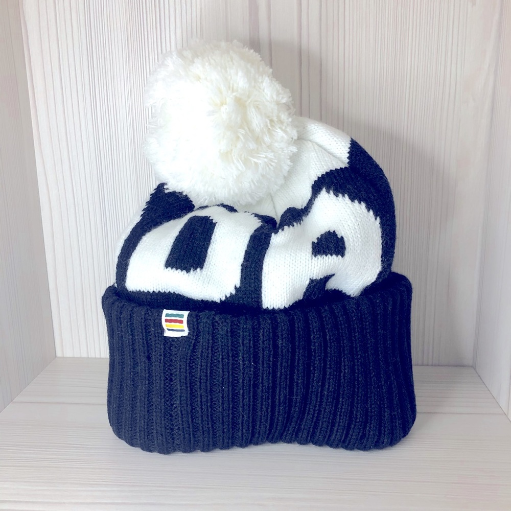 NWT Hudson’s Bay Canada Collection Beanie Hat - Picture 2 of 3